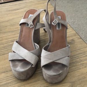 Nude Wedges